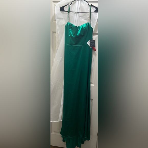 MAC DUGGAL CHARMEUSE RHINESTONE STRAP TRUMPET GOWN Sz 8 W/ Flaw - Picture 8 of 9